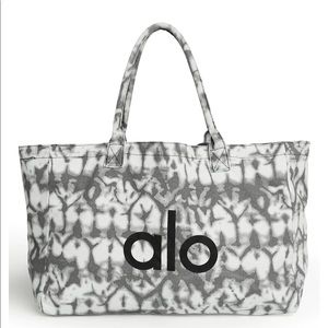 NWT Alo Shopper Tote